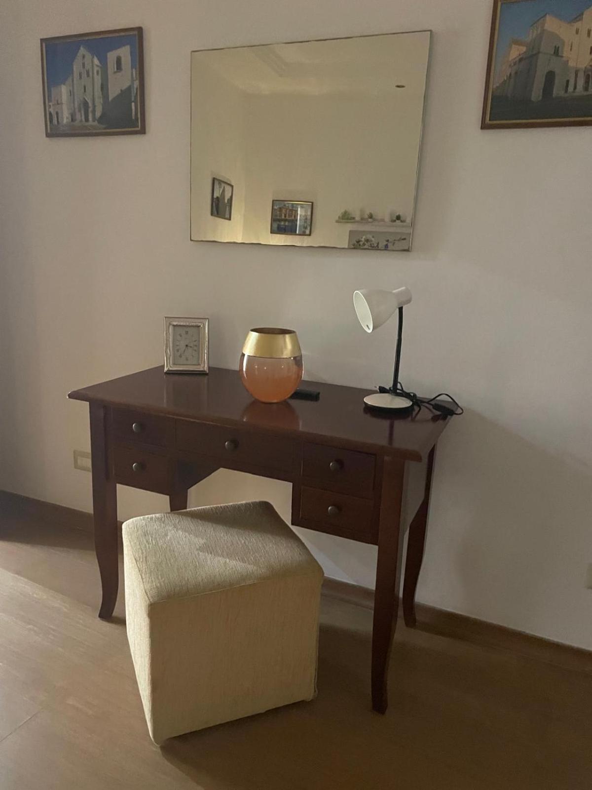 La Corte Del Castello Bari Bagian luar foto
